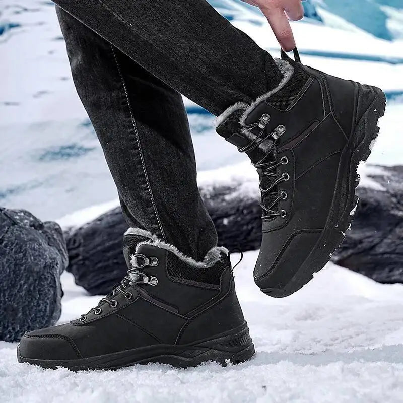 Men’s warm winter high-top boots with thick soles and fleece lining for snow and outdoor use.