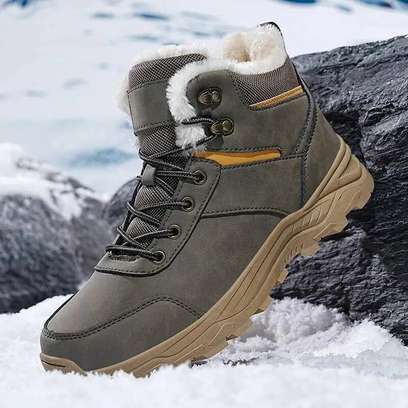 Men’s warm winter high-top boots with thick soles and fleece lining for snow and outdoor use.